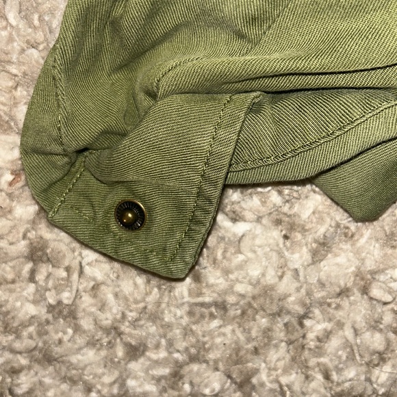 H&M Long-Sleeved “Tender Lovin’” Olive Blouse - Picture 6 of 8